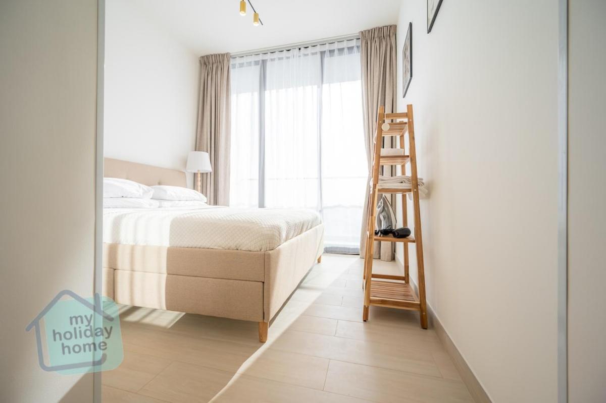 Apartment Brand New Fully Furnished *